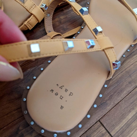 Studded sandals - Picture 2 of 3